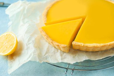 Lezzetli ev yapımı limonlu turta.