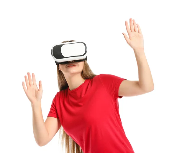 Mujer joven con gafas VR sobre fondo blanco —  Fotos de Stock