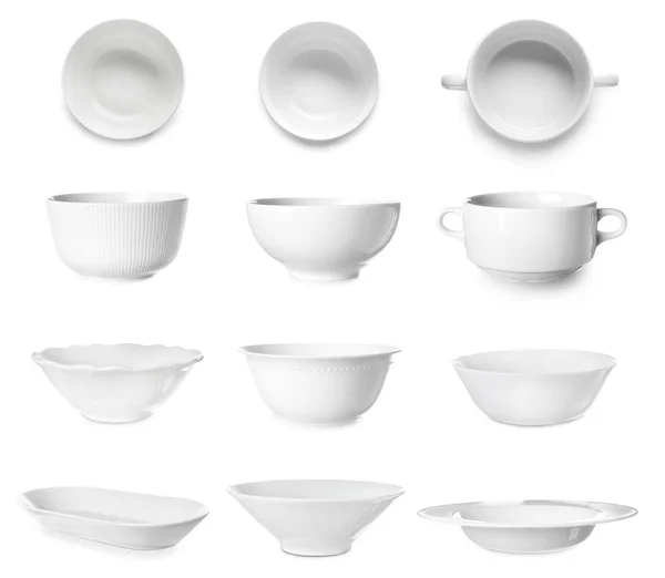Conjunto de louça de cerâmica vazia no fundo branco — Fotografia de Stock