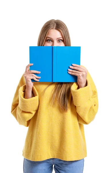 Красивая девушка с книгой на белом фоне — стоковое фото