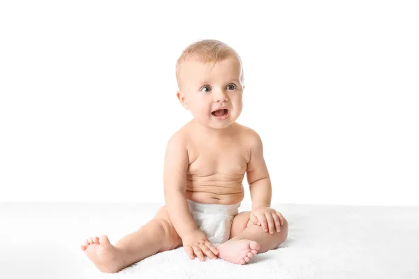 Schattige kleine baby geïsoleerd op wit — Stockfoto