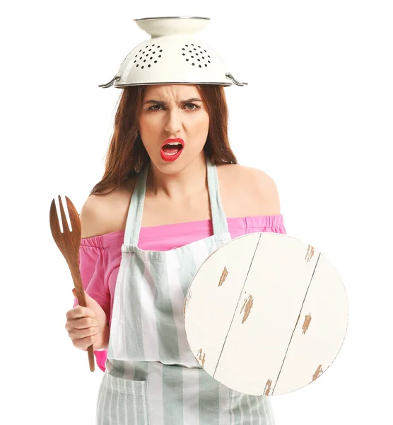 Смешная домохозяйка на белом фоне — стоковое фото