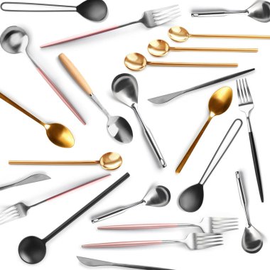 Beyaz arkaplanda farklı çatal bıçak takımları 