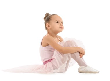 Beyaz arka planda küçük şirin balerin