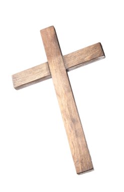 Beyaz arka planda ahşap mezarlık haçı