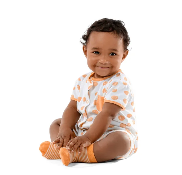 Niedliches afrikanisch-amerikanisches Baby isoliert auf weiß — Stockfoto