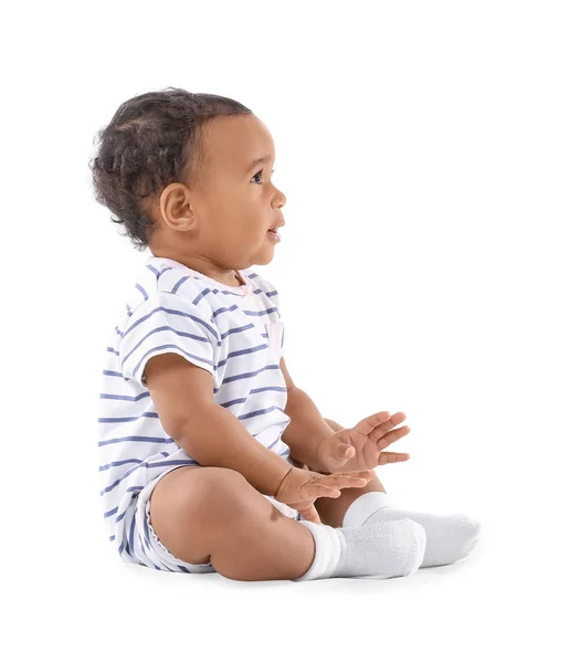 Lindo bebé afroamericano aislado en blanco — Foto de Stock