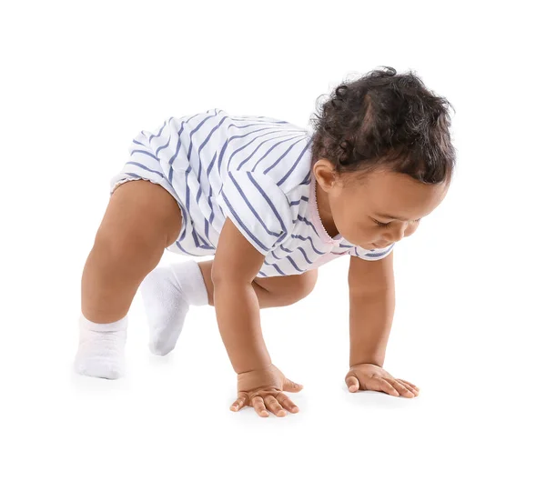 Bebê afro-americano bonito isolado em branco — Fotografia de Stock