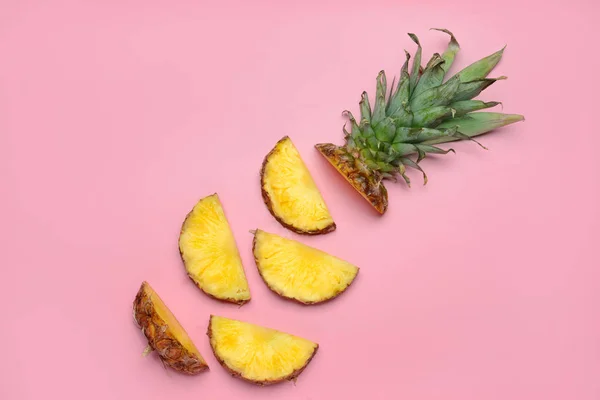 Fresh cut pineapple on color background — Stock Photo, Image
