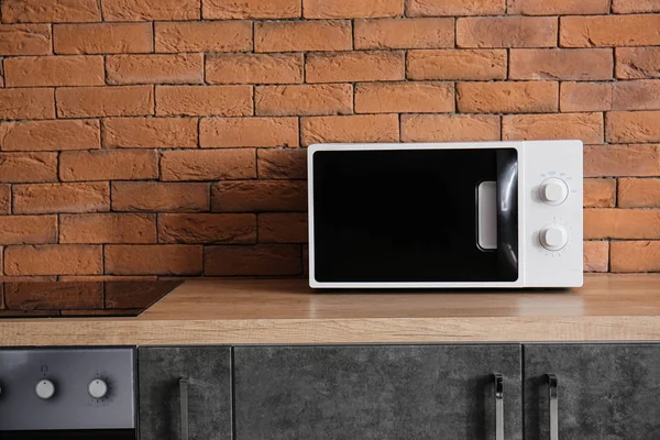 Oven microwave modern di dapur — Stok Foto