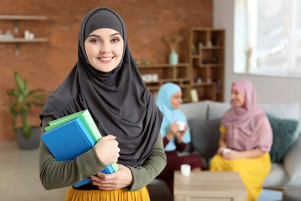 Female Muslim student at home — Stock Photo, Image