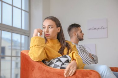 Evde kavga üstüne kavga.