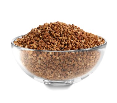 Beyaz arka plan üzerinde ham buğday ile kase