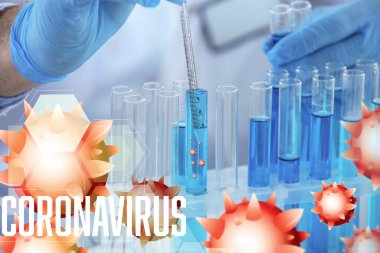 Deney tüplerinde numunelerle çalışan bir bilim adamı, yakın plan. Coronavirüs salgını kavramı 