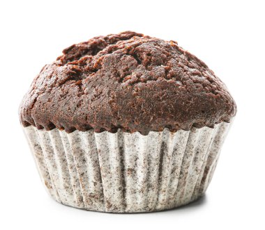 Beyaz zemin üzerine lezzetli çikolatalı muffin