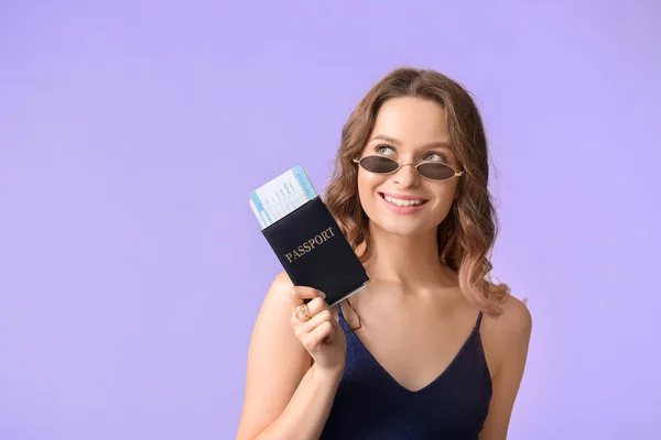 Beautiful female tourist on color background — Stock Photo, Image