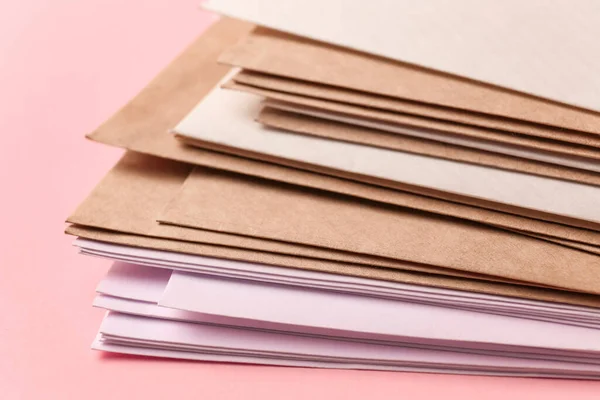 Paper envelopes on color background, closeup — Stock Photo, Image