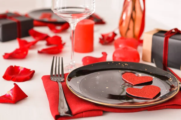 Bella tavola apparecchiata per San Valentino — Foto Stock