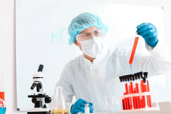 Scientist working in laboratory. Concept of epidemic — Stock Photo, Image