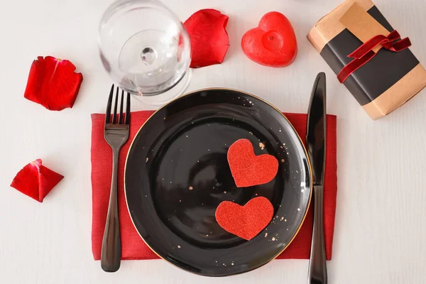 Красивая сервировка стола на День Святого Валентина — стоковое фото
