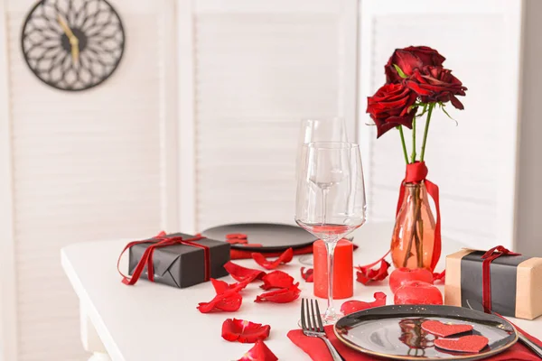 Beau décor de table pour la Saint Valentin — Photo