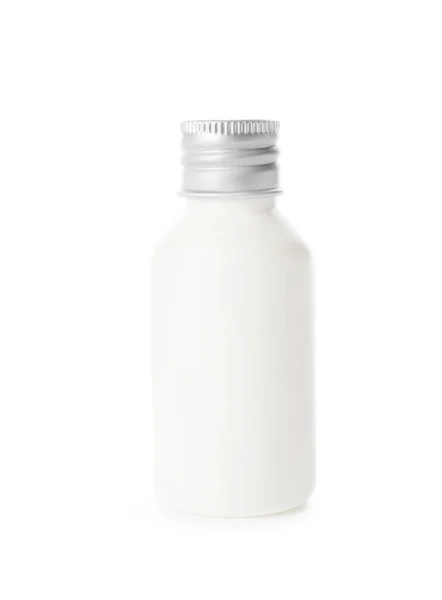 Produto cosmético em garrafa sobre fundo branco — Fotografia de Stock