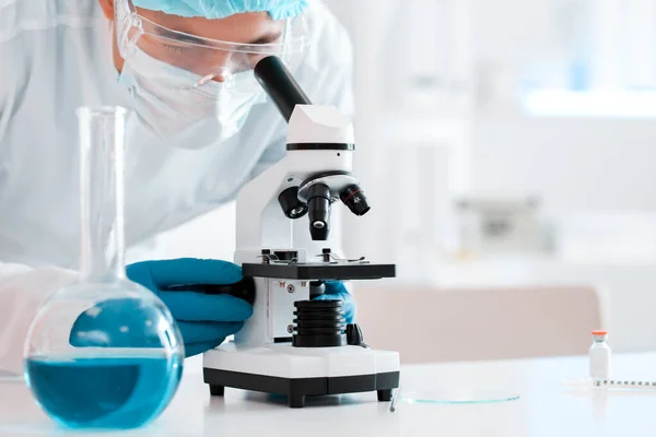 Scientist working in laboratory. Concept of epidemic — Stock Photo, Image