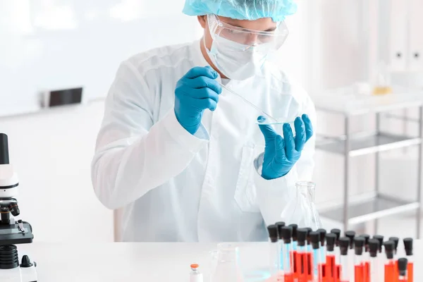 Scientist working in laboratory. Concept of epidemic — Stock Photo, Image