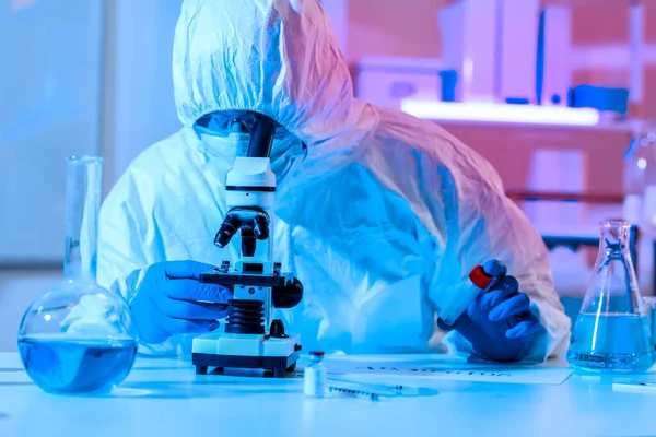 Scientist working in laboratory. Concept of epidemic — Stock Photo, Image