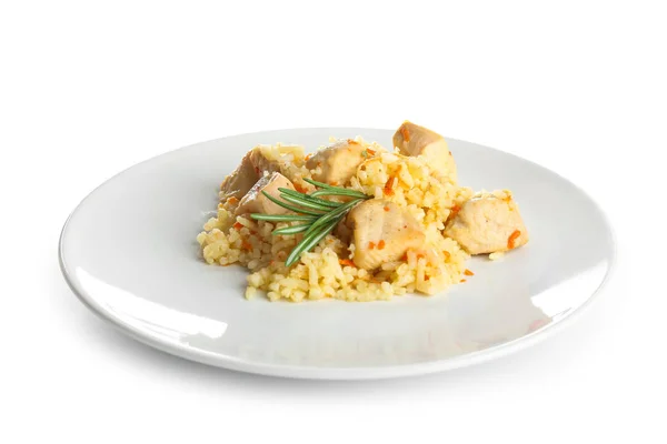 Тарелка с вкусным рисом и курицей на белом фоне — стоковое фото