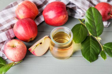 Masada elma sirkesi kavanozu