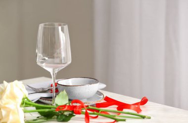 Sevgililer Günü kutlaması için güzel bir masa.