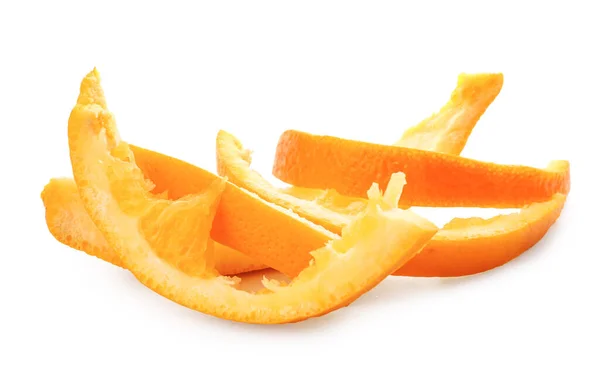 Cáscara de naranja sobre fondo blanco. Concepto de reciclaje — Foto de Stock