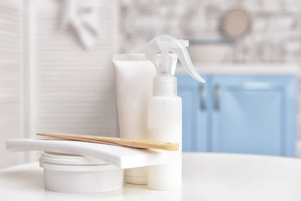 Pasta azucarada para depilación con cosméticos en el baño —  Fotos de Stock