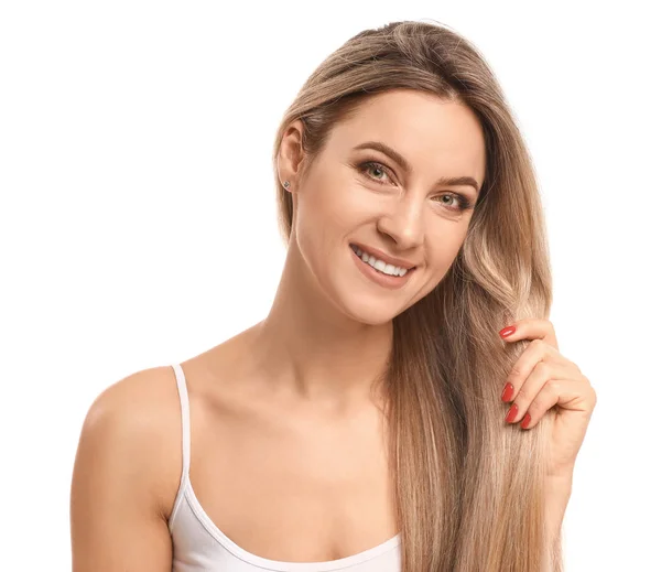 Schöne junge Frau mit langen Haaren auf weißem Hintergrund — Stockfoto