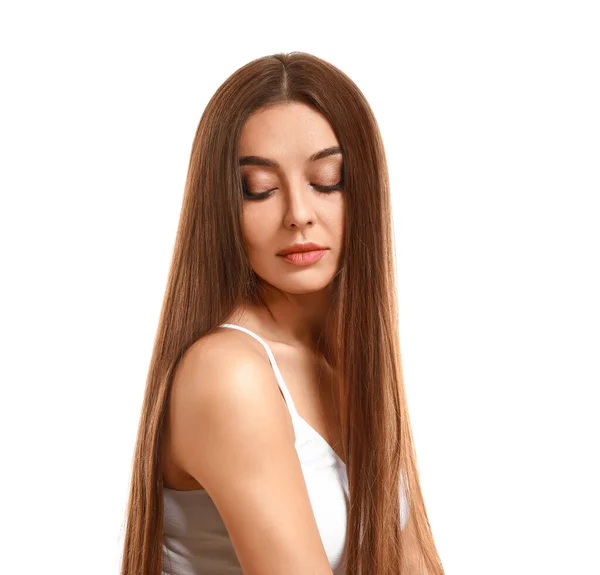 Hermosa mujer con cabello largo y saludable sobre fondo blanco — Foto de Stock