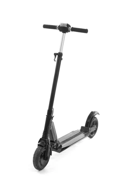 Moderno scooter elettrico calcio su sfondo bianco — Foto Stock