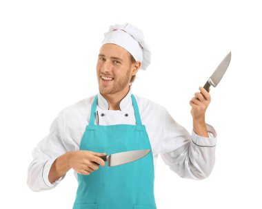 Beyaz arka planda yakışıklı şef bıçakları.