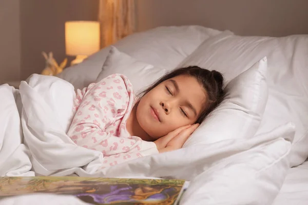 Cute little Asian girl sleeping in bed — Stock Photo, Image