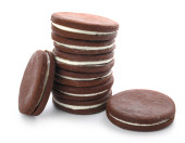 Ízletes csokoládé cookie-kat a fehér háttér