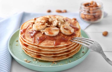 Tabakta lezzetli krepler var.