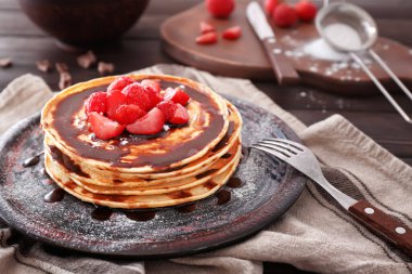 Tabakta lezzetli krepler var.