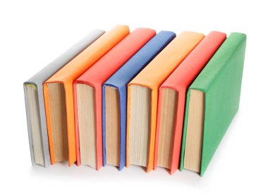 Beyaz arkaplan üzerine birçok kitap