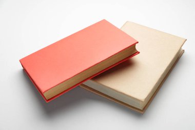 Işık arkaplanı üzerine iki kitap