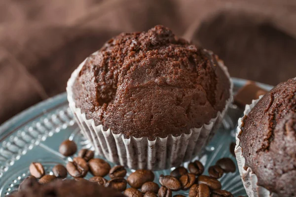 Dessertstand mit leckeren Schokoladenmuffins, Nahaufnahme — Stockfoto