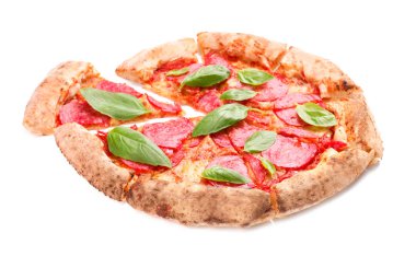Beyaz arka planda lezzetli pizza.