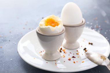 Masada kaynamış yumurta.