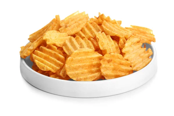 Placa con sabrosas papas fritas sobre fondo blanco — Foto de Stock