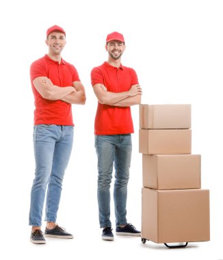 Beyaz arka planda kutuları olan teslimatçılar.