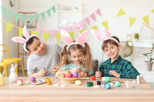 Little Children Painting Easter Eggs Home — Stock Photo, Image